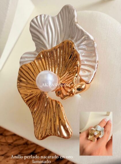 Anillo Perlado Nacarado en Oro Laminado